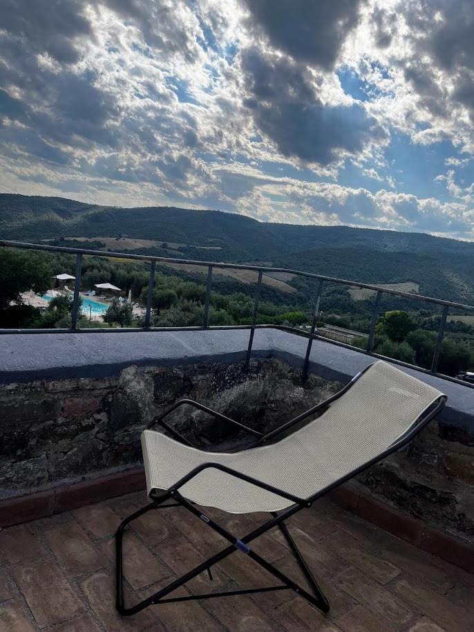 Medieval Tower In Umbria With Swimming Pool Montelagello Exterior foto
